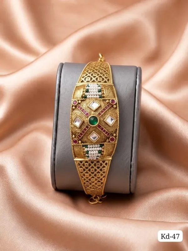 Traditional_Gold-Plated_Kundan_Meenakari_Designer_Bracelet