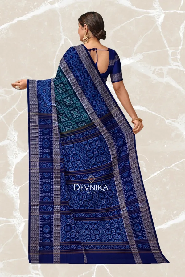 Blue_Green_Cotton_Handloom_Double_Border_Bandha_Saree_For_Women
