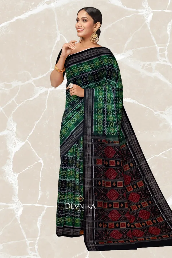 Green_Golden_Cotton_Handloom_Teracota_Bandha_Saree_For_Women