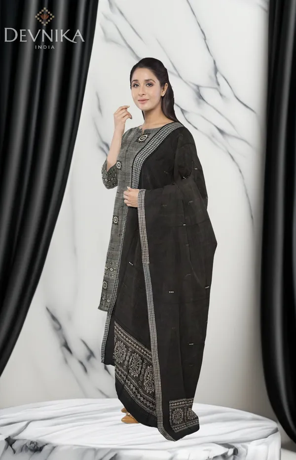 Grey_Color_Top_With_Black_Color_Pant_&_Dupatta