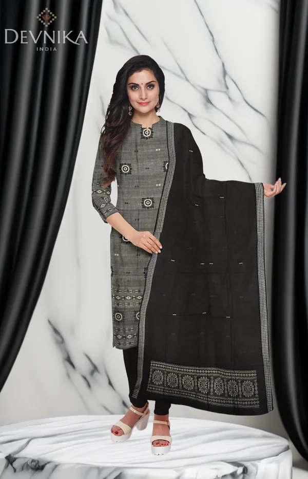 Grey_Color_Top_With_Black_Color_Pant_&_Dupatta