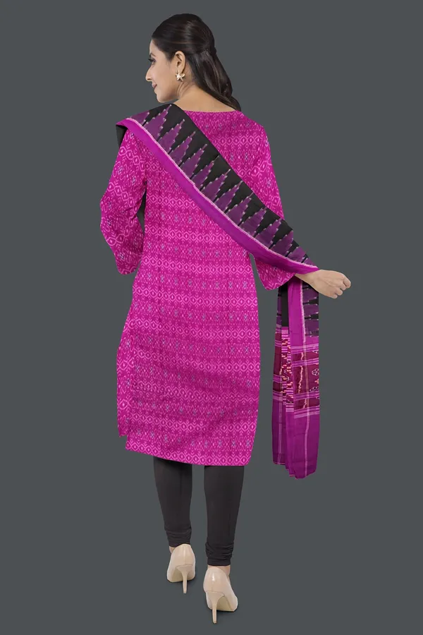 Magenta_Color_Top_With_Black_Color_Pant_&_Dupatta