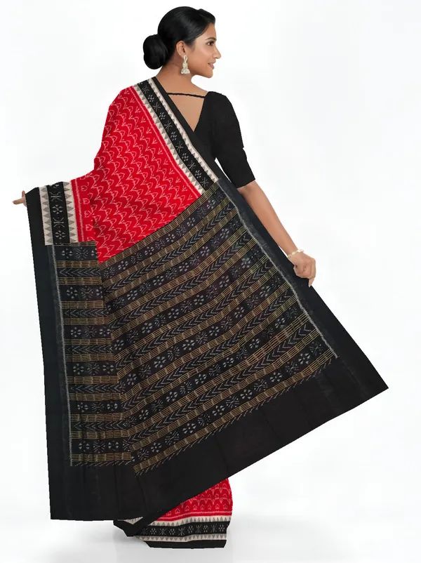 Red_Cotton_Handloom_Double_Temple_Border_Bandha_Saree_For_Women
