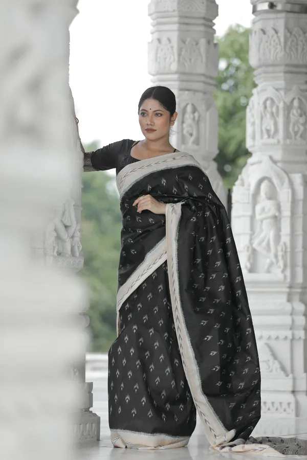 Black_Silk_Bandha_Khandua_Pata_Handloom_Saree_For_Women
