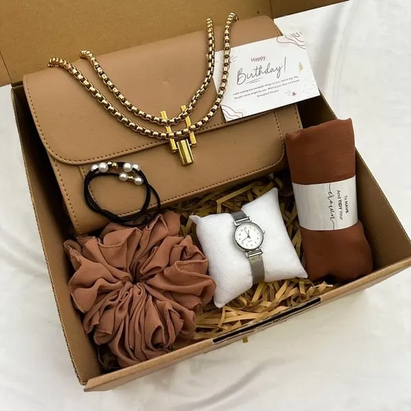 Aesthetic_Gift_Hamper_Set_For_Women