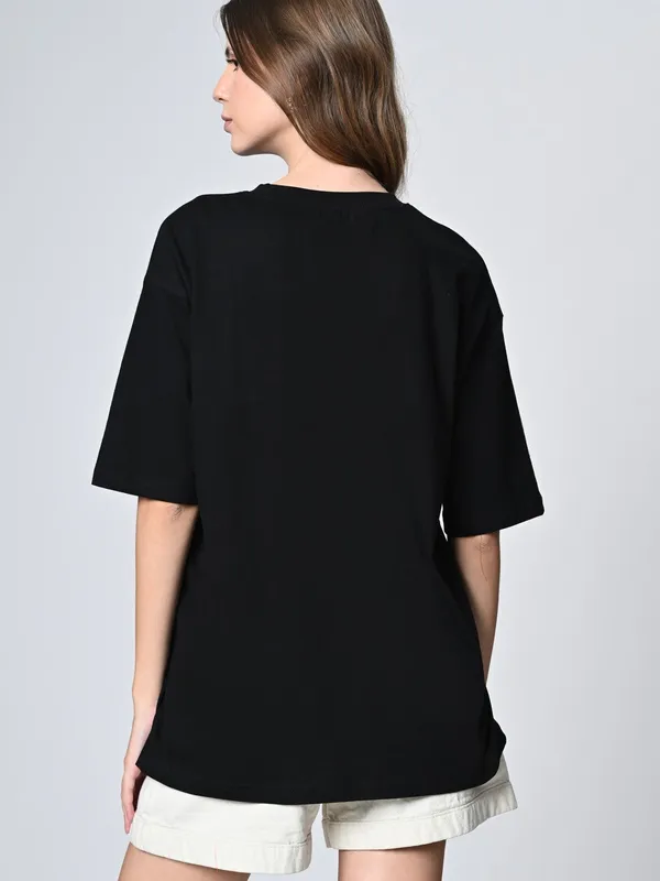 Oversized_Black_Printed_Cotton_T_Shirt_For_Women_Round_Neck_Drop_Shoulder_Black