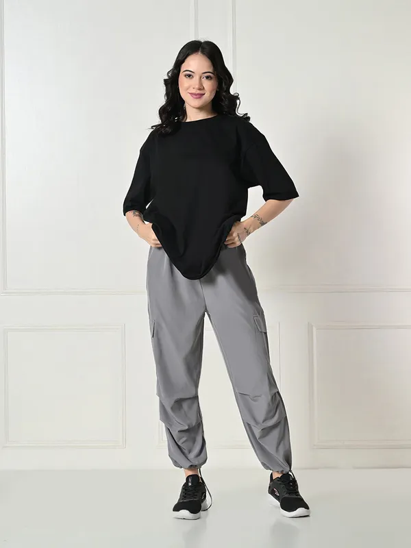 Oversized_Drop_Shoulder_Women_S_T_Shirt_Pure_Cotton_Round_Neck_Relaxed_Fit_Black