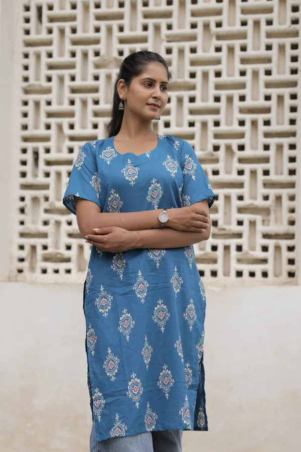 Blue_Cotton_Straight_Kurti_For_Women