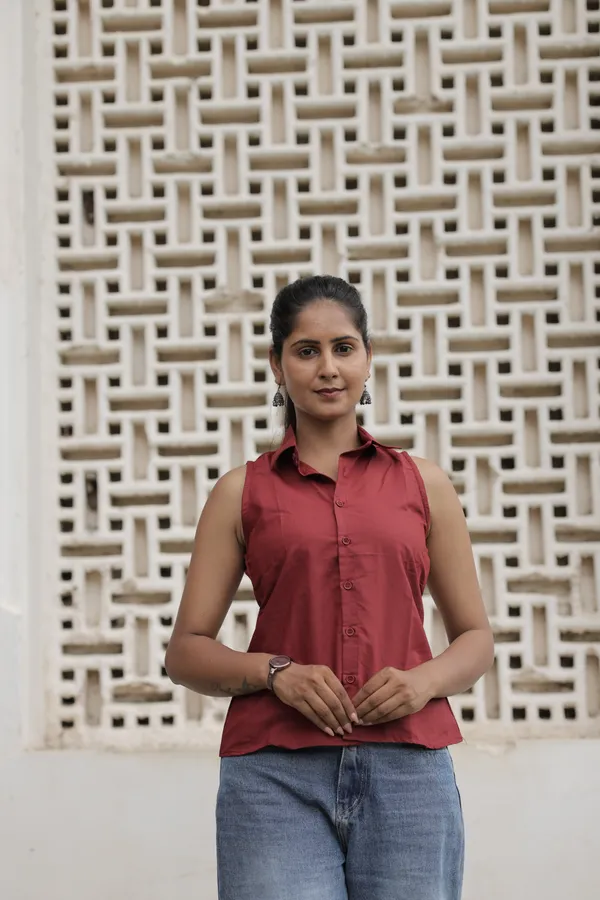 Maroon_Poly_Cotton_Sleeveless_Collared_Shirt_For_Women