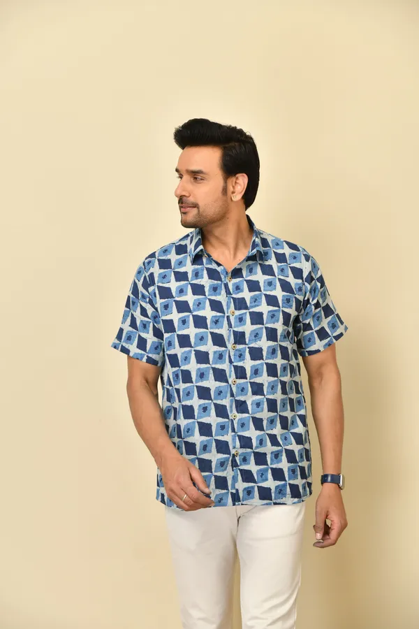 Blue_Cambric_Cotton_Geometric_Print_Half_Sleeve_Shirt_For_Men