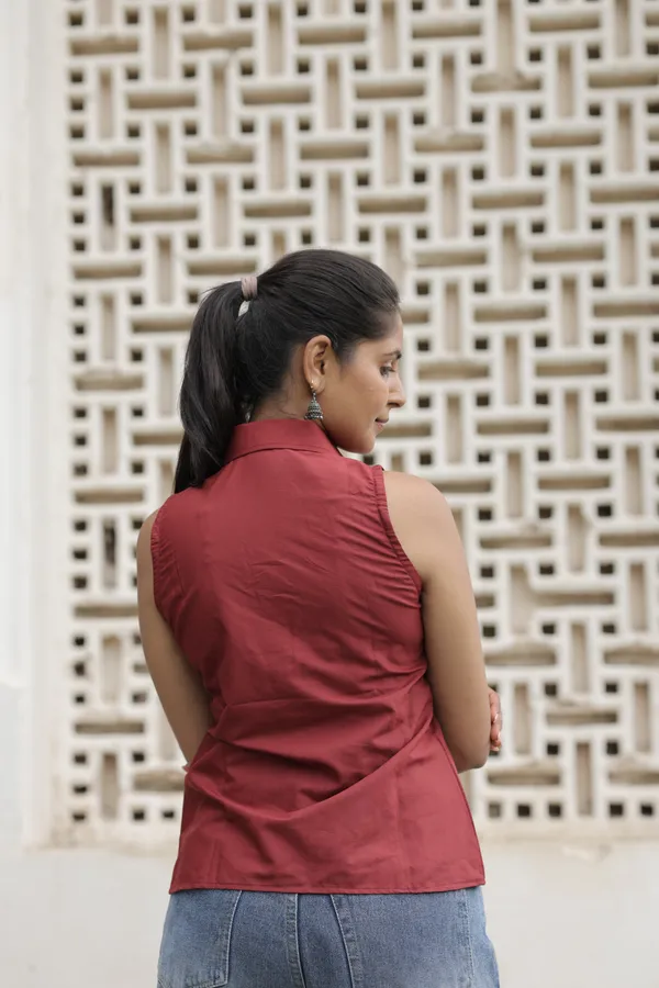 Maroon_Poly_Cotton_Sleeveless_Collared_Shirt_For_Women