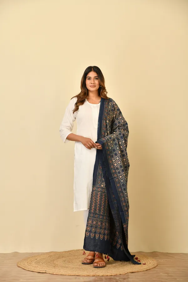 Navy_Cotton_Ajrakh_Geometric_Print_Dupatta_For_Women
