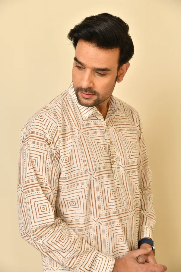 Cream_Cambric_Cotton_Geometric_Print_Short_Kurta_For_Men