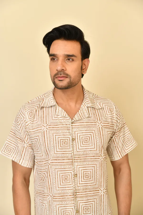 Cream_Cambric_Cotton_Printed_Half_Sleeve_Shirt_For_Men
