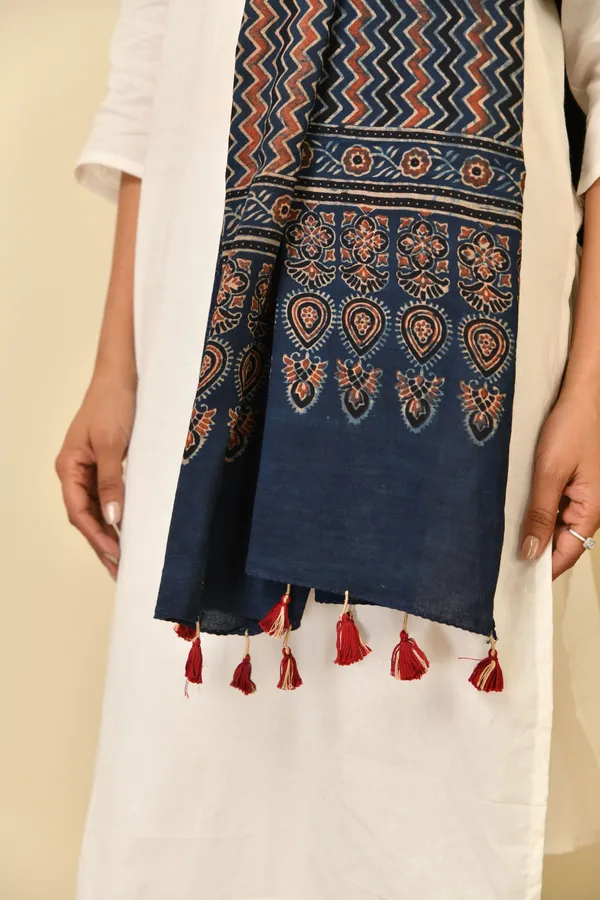 Navy_Cotton_Ajrakh_Geometric_Print_Dupatta_For_Women