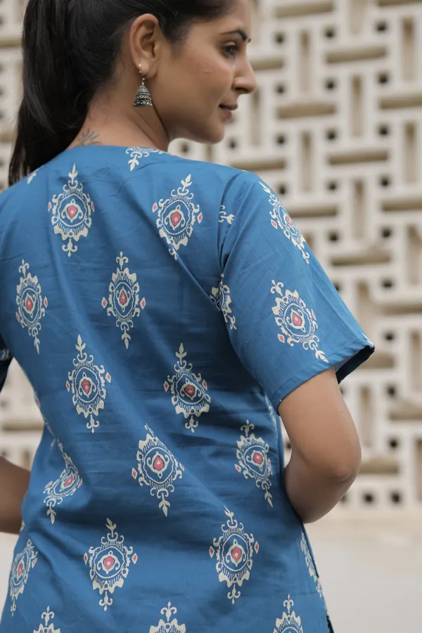 Blue_Cotton_Straight_Kurti_For_Women