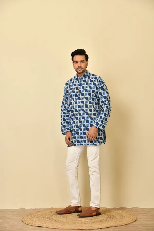 Blue_Cambric_Cotton_Geometric_Print_Short_Kurta_For_Men