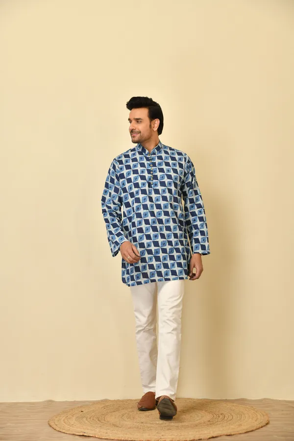 Blue_Cambric_Cotton_Geometric_Print_Short_Kurta_For_Men