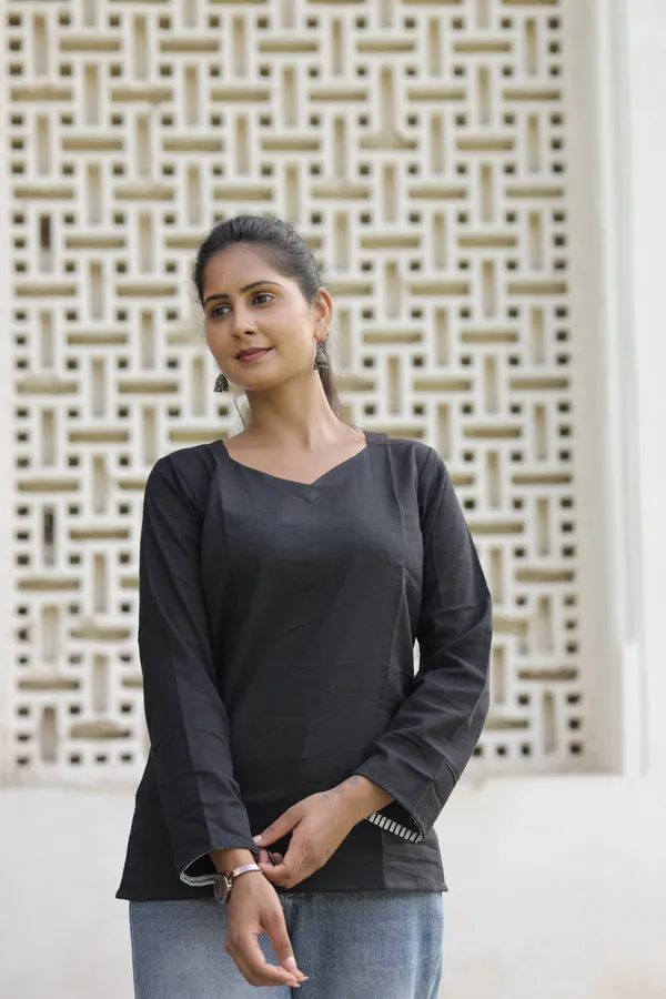 Black_Cotton_Slub_Full_Sleeve_Top_For_Women