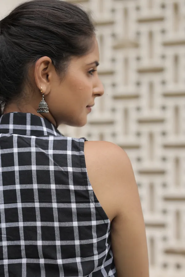Black_Cotton_Handloom_Sleeveless_Checkered_Shirt_For_Women