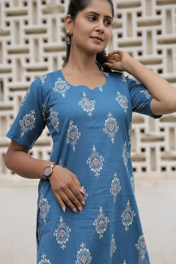 Blue_Cotton_Straight_Kurti_For_Women