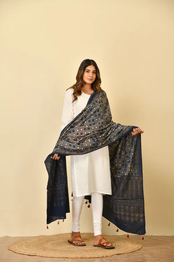 Navy_Cotton_Ajrakh_Geometric_Print_Dupatta_For_Women