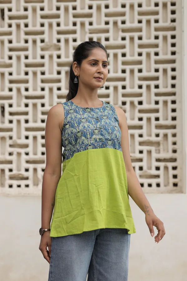 Blue_Cotton_Slub_Sleeveless_Flared_Top_For_Women