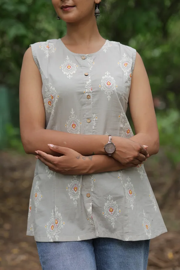 Grey_Cotton_Sleeveless_Printed_Sleeveless_Kurti_For_Women