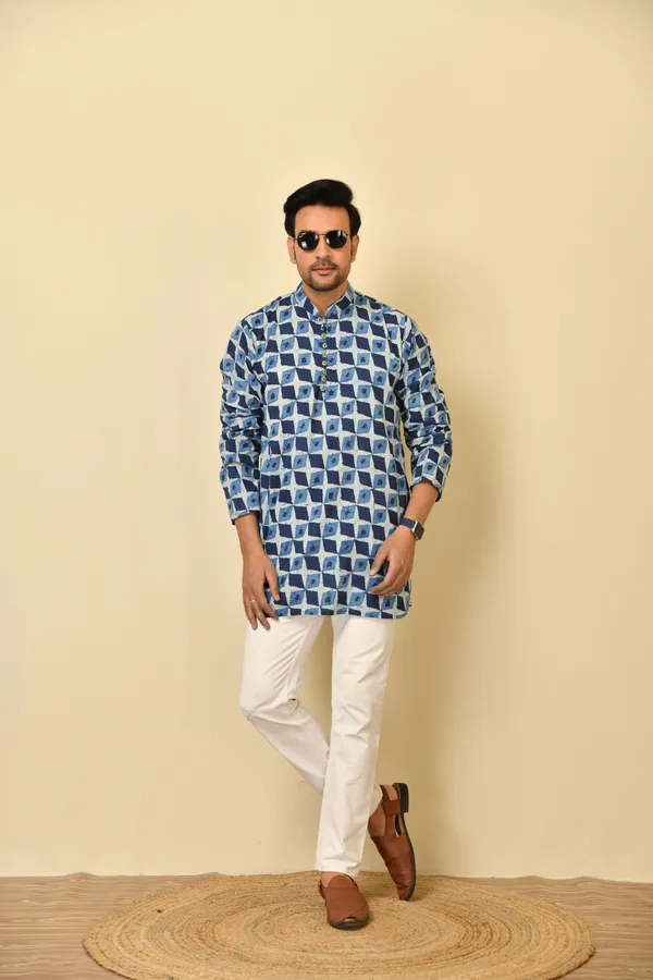 Blue_Cambric_Cotton_Geometric_Print_Short_Kurta_For_Men