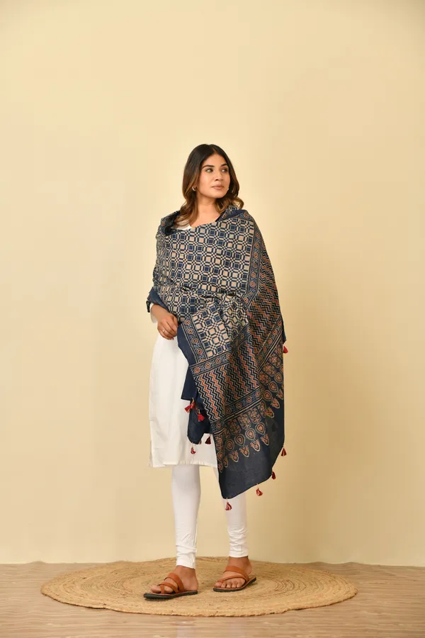 Navy_Cotton_Ajrakh_Geometric_Print_Dupatta_For_Women