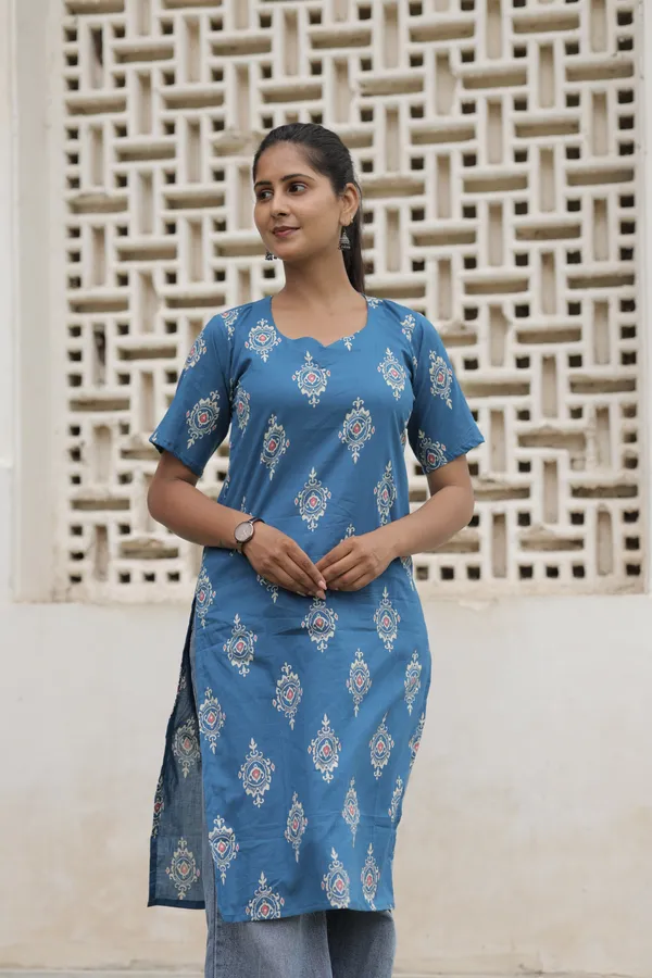Blue_Cotton_Straight_Kurti_For_Women