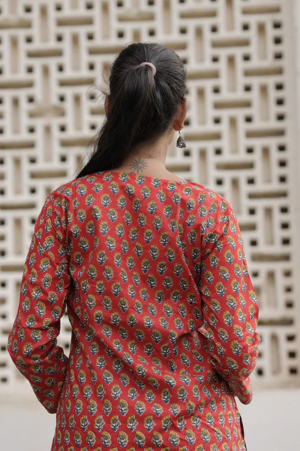 Red_Cotton_Straight_Printed_Kurti_For_Women