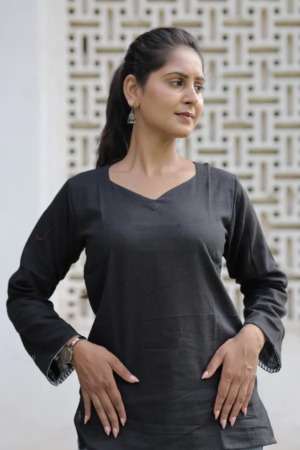 Black_Cotton_Slub_Full_Sleeve_Top_For_Women