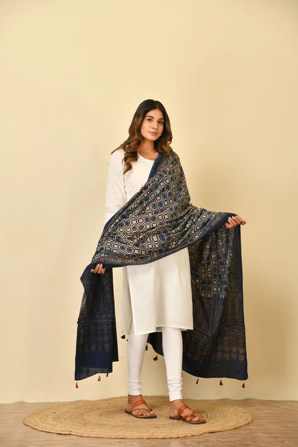 Navy_Cotton_Ajrakh_Geometric_Print_Dupatta_For_Women