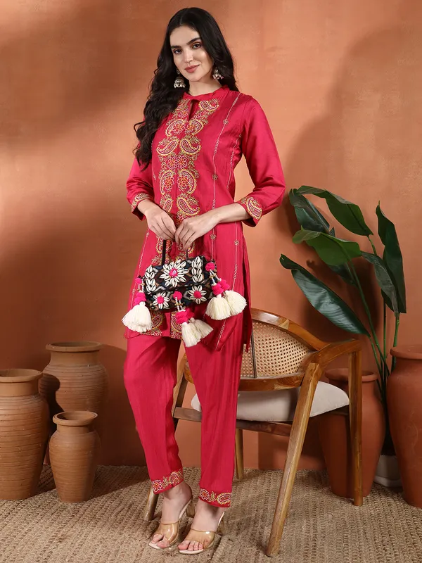 Pink_Rayon_Embroidered_Straight_Kurta_Set_For_Women