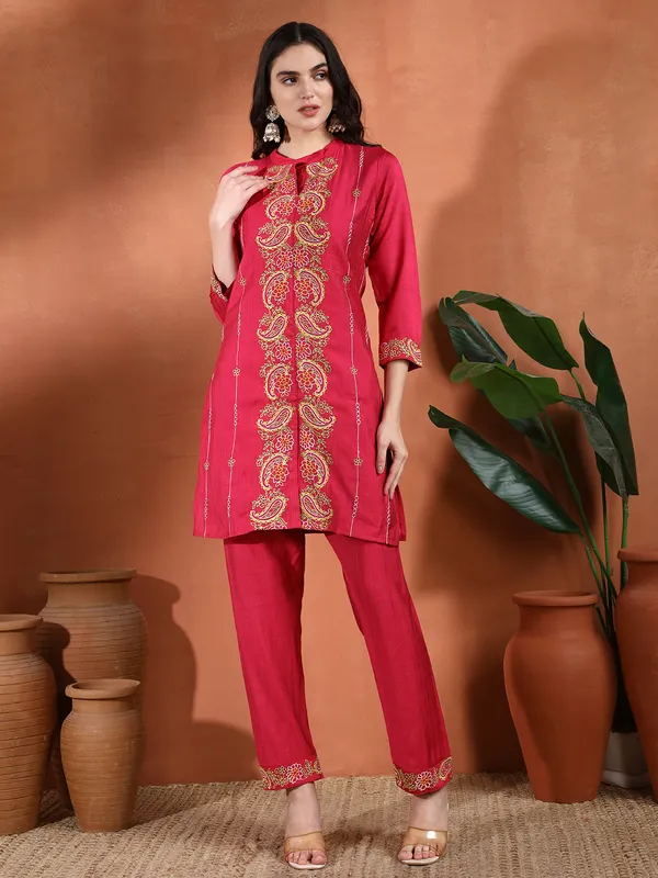 Pink_Rayon_Embroidered_Straight_Kurta_Set_For_Women