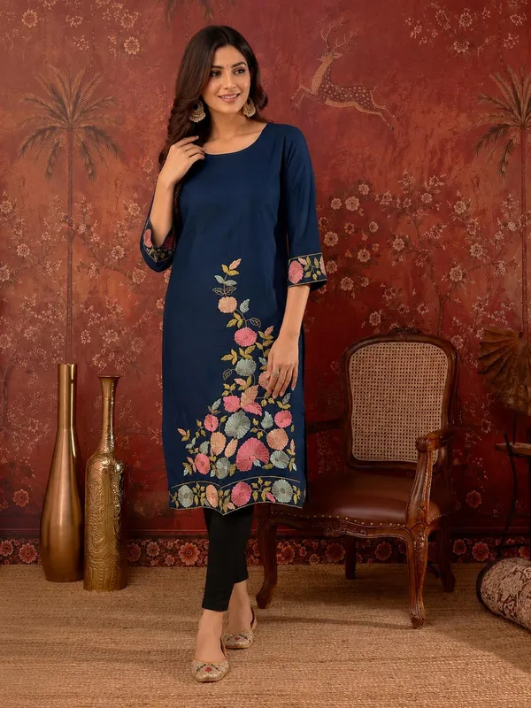Navy_Blue_Crepe_Straight_Floral_Embroidered_Kurta_For_Women