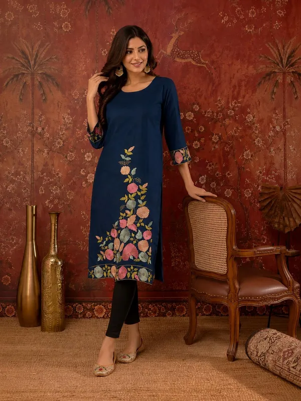Navy_Blue_Crepe_Straight_Floral_Embroidered_Kurta_For_Women