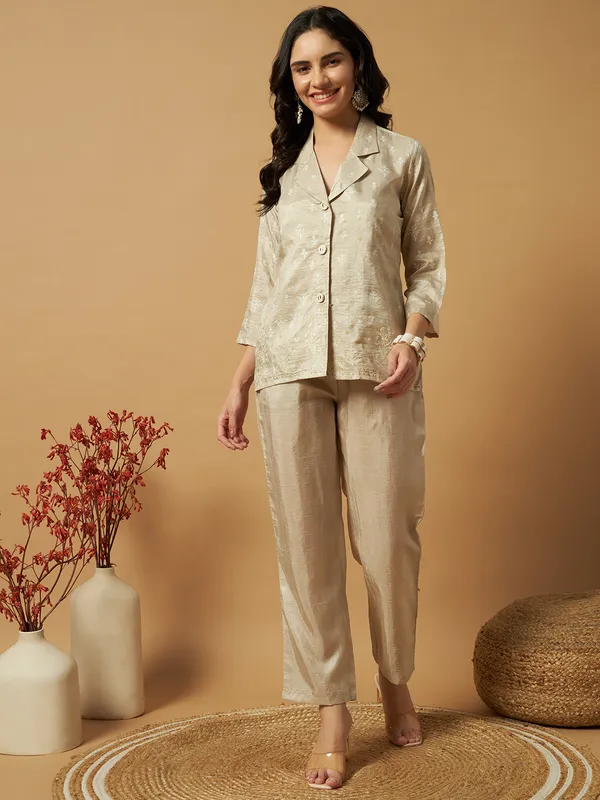 Cream_Dola_Silk_Embroidered_Tailored_Suit_Set_For_Women