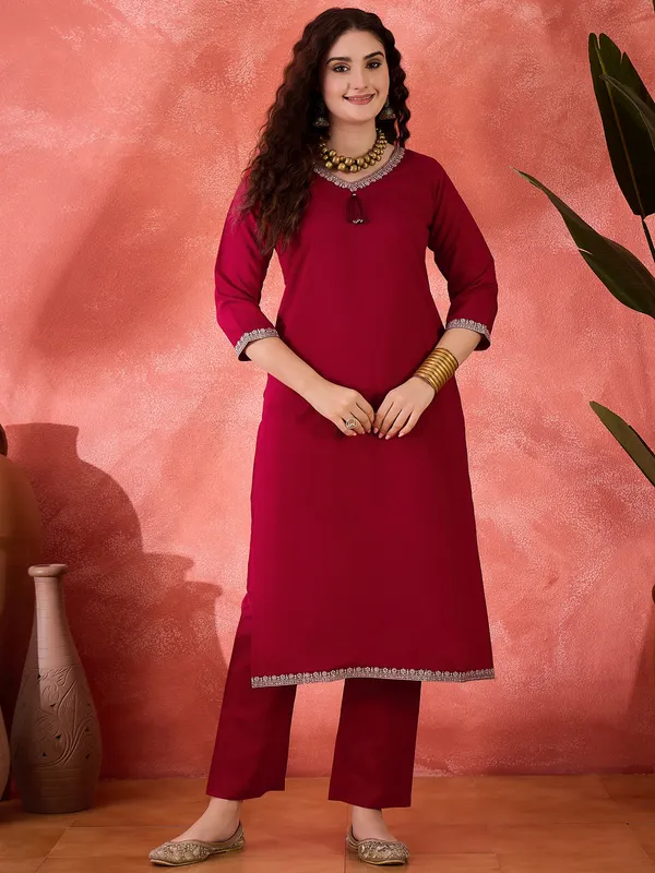 Maroon_Rayon_Straight_Fit_Kurta_Set_For_Women