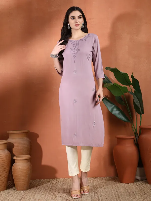 Mauve_Rayon_Embroidered_Straight_Kurta_For_Women