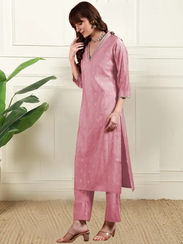 Pink_Cotton_Straight_Kurta_For_Women