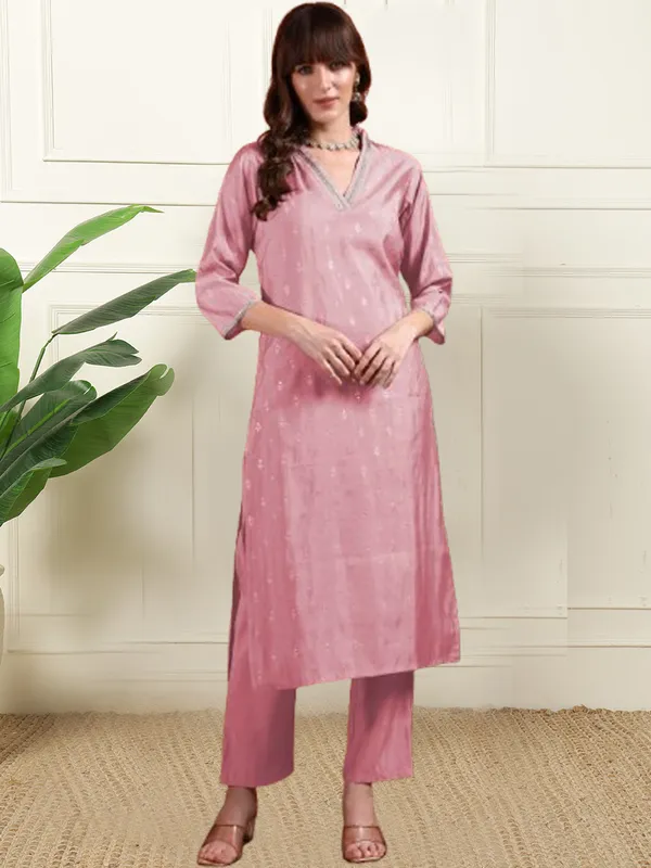 Pink_Cotton_Straight_Kurta_For_Women