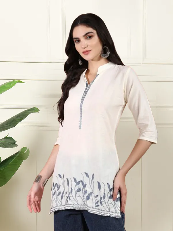 White_Rayon_Straight_Fit_Embroidered_Kurti_For_Women