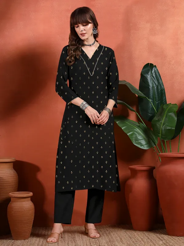 Black_Cotton_Printed_Straight_Kurta_For_Women