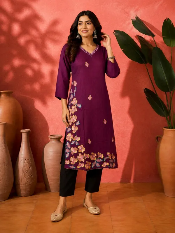 Maroon_Crepe_Straight_Embroidered_Kurta_For_Women