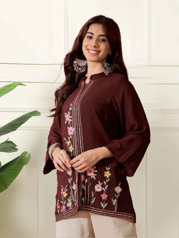 Brown_Natural_Crepe_Embroidered_Straight_Kurti_For_Women