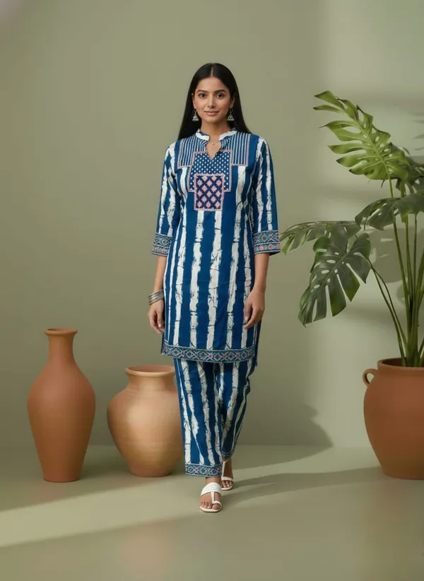 Blue_Silk_Blend_Printed_Straight_Kurta_Pant_Set_For_Women
