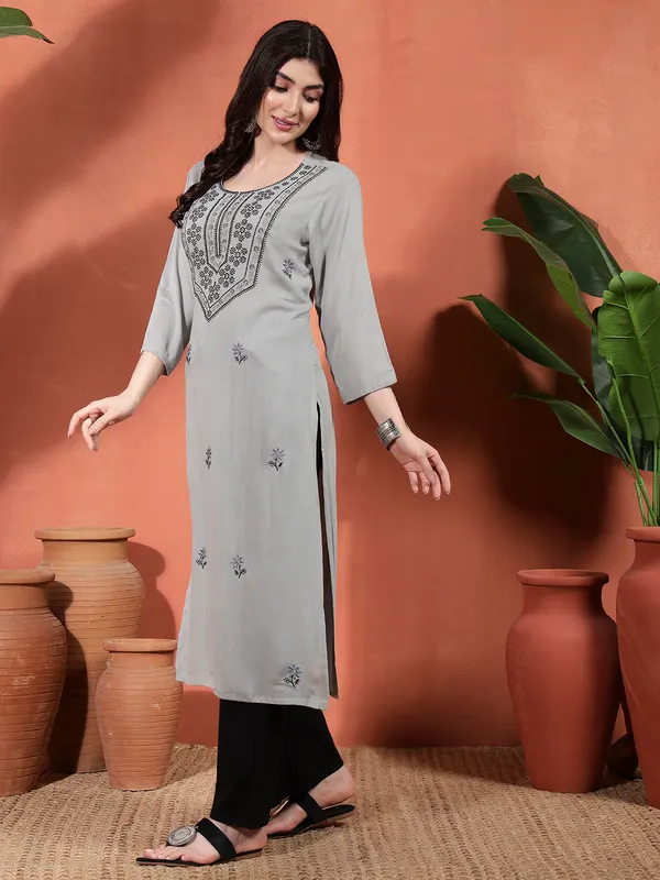 Beige_Rayon_Silk_Embroidered_Straight_Kurta_For_Women