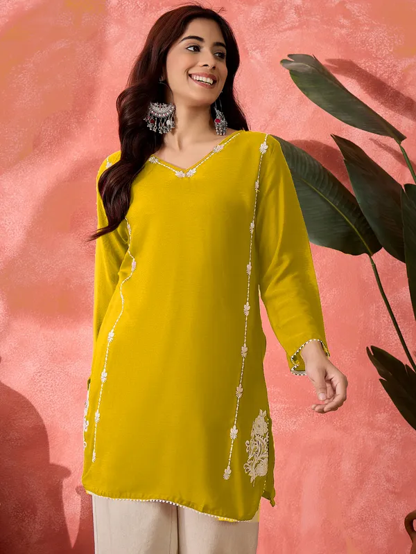 Yellow_Crepe_Straight_Fit_Kurta_For_Women